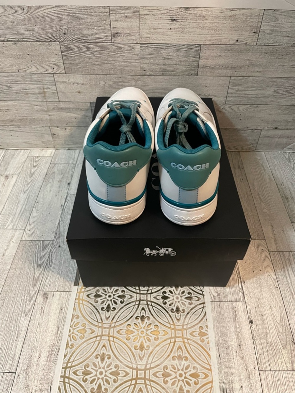 Coach clip White leather low top Sneakers with Teal women size 9 - Picture 9 of 10
